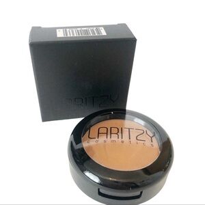 Laritzy cream highlighter in virtue